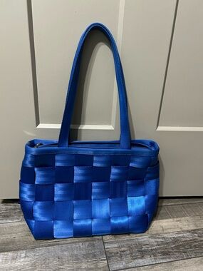 royal blue tote bag from Harvey's Seatbelt Bag purse tote